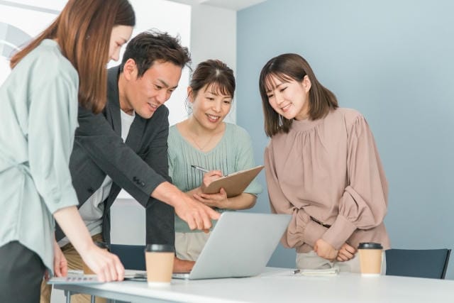 仕事革命を起こすインタラクティブホワイトボードの驚異的な力とは